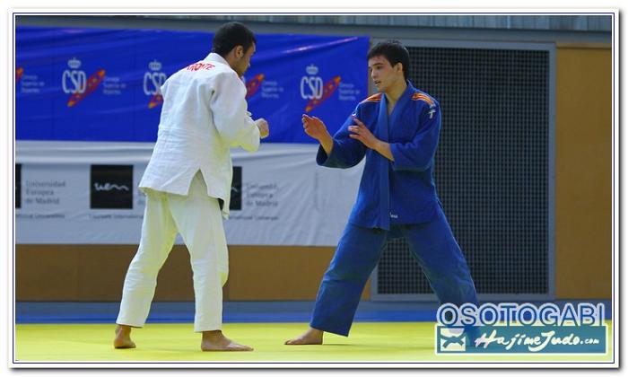 CEU2011 200012